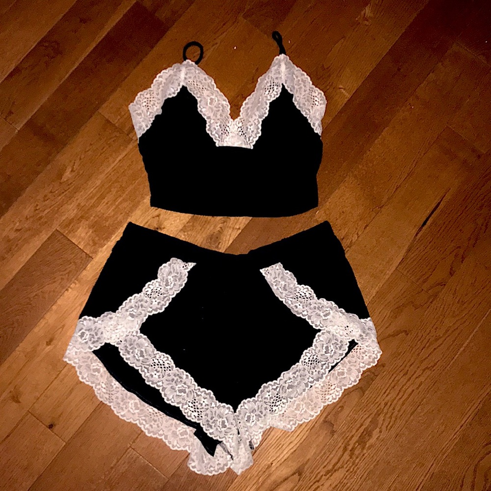 la senza B&W two-piece lingerie set